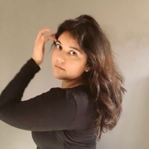 Meet your Posher, Alexis